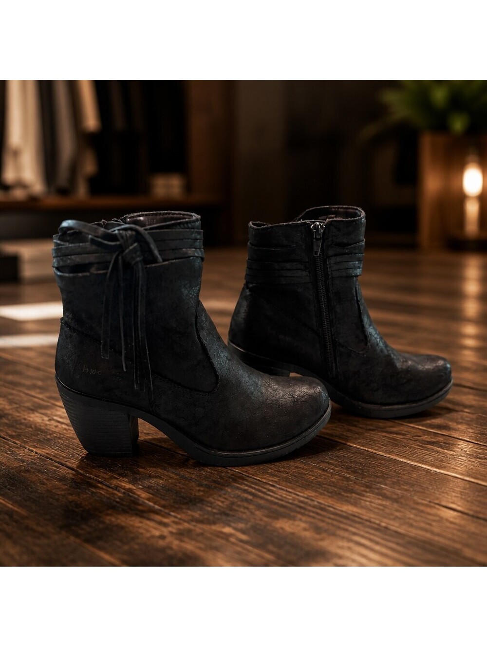 b.o.c. Born Concepts Black Fringe Side zip Ankle Boots Size 8.5 M 1272